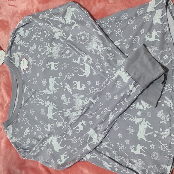 BRAND NEW! 2 Piece Pajama Set. - Picture 5 of 13